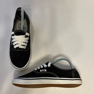 Vans off-the-wall, Authentic Lo‎ Pro woman’s size 6.5 men’s size 5